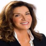 Hilary Farr Bio, Age, Family, Height, Husband, Son, Education, Career, Designs, Love It, Or List It, Net worth