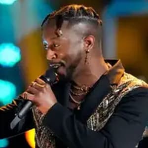 Deejay Young (The Voice) Bio, Age, Parents, Height, Education, Musical Theatre and Songs, Audition, Battles Round, Net worth