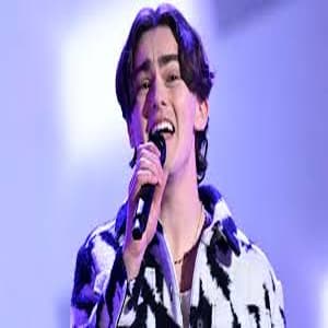 Jack Austin sings Niall Horan’s “This Town” during The Voice Season 28 blind audition