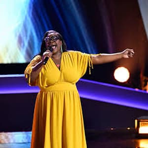 Jazz McKenzie performing Tina Turner’s “What’s Love Got to Do with It” during her four-chair turn on The Voice Season 28