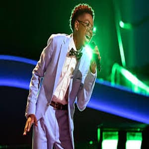 Max Chambers performing during his blind audition on The Voice Season 28, earning a spot on Team Michael Bublé.